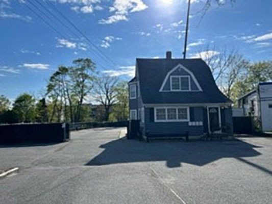 282 Railroad Ave, Sayville, NY en alquiler - Foto principal - Imagen 1 de 3