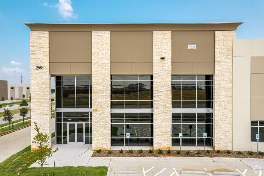 2951 S Valley Pky, Lewisville, TX en alquiler - Foto del edificio - Imagen 3 de 4