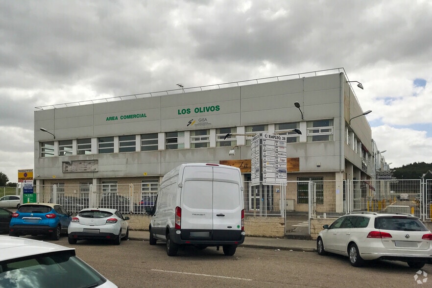 Calle del Empleo, 28, Getafe, Madrid en venta - Foto del edificio - Imagen 2 de 3