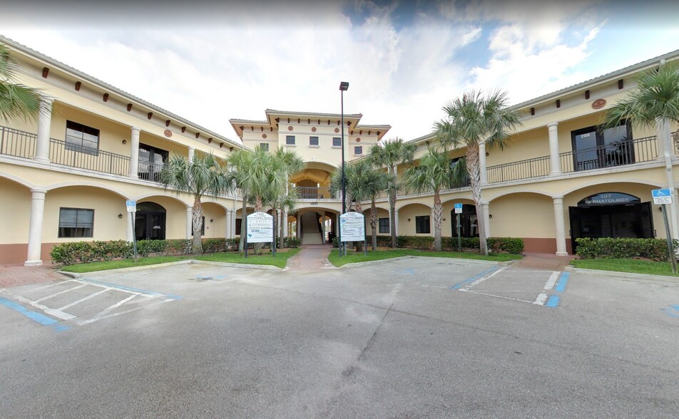 1400 SE Goldtree Dr, Port Saint Lucie, FL en venta - Foto del edificio - Imagen 3 de 51