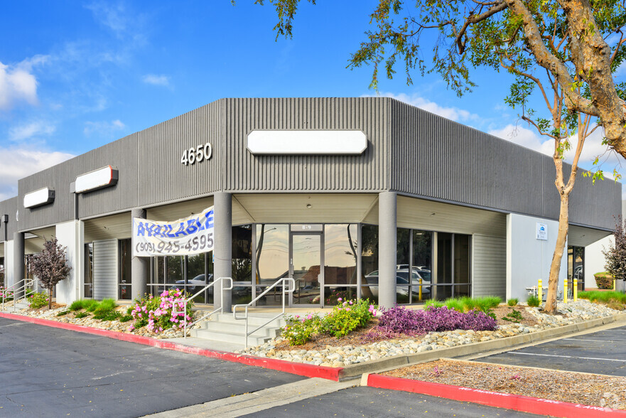 4650 Arrow Hwy, Montclair, CA en alquiler - Foto del edificio - Imagen 3 de 16