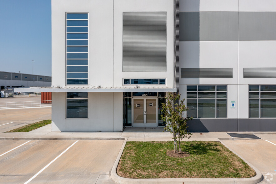 615 E Sam Houston Pky, Pasadena, TX en alquiler - Foto del edificio - Imagen 3 de 4