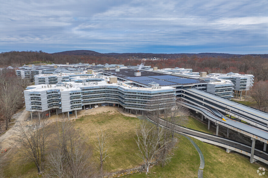 100 Reserve Rd, Danbury, CT en alquiler - Foto del edificio - Imagen 3 de 5