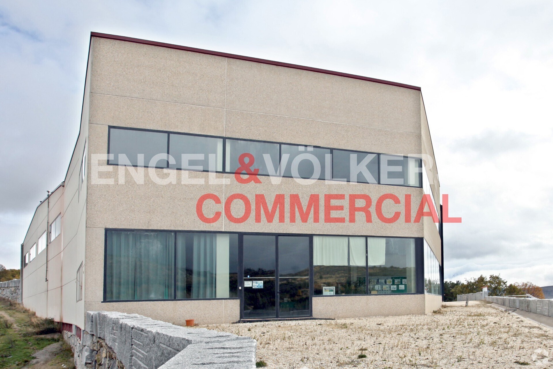 Nave en Hoyocasero, Ávila en venta Foto principal- Imagen 1 de 9