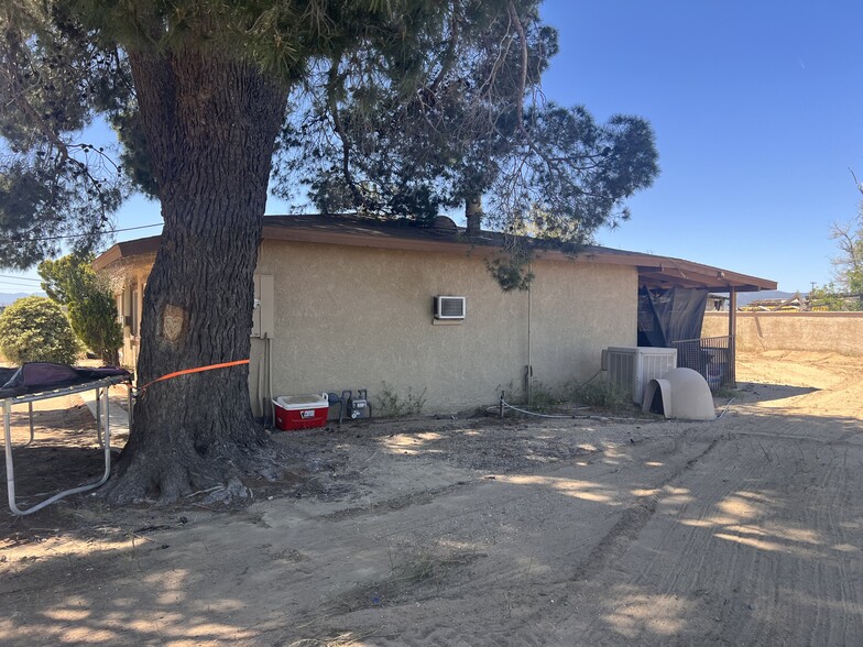 42155 8th St E, Lancaster, CA en alquiler - Foto principal - Imagen 1 de 6