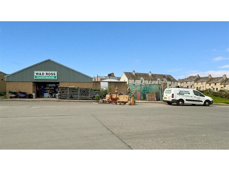 W&D Ross Hardware Store & Paint Spectrum cartera de 2 inmuebles en venta en LoopNet.es - Foto del edificio - Imagen 2 de 33