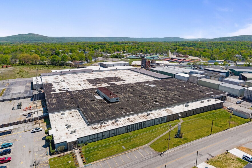 204 Red Rd, McMinnville, TN en venta - Foto del edificio - Imagen 2 de 37