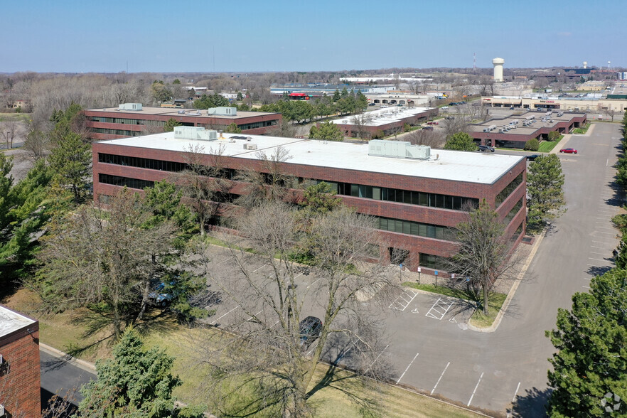 6 Pine Tree Dr, Arden Hills, MN en alquiler - Foto del edificio - Imagen 2 de 2