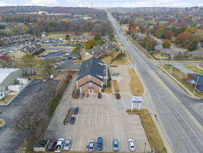 6130 E 81st St, Tulsa, OK en alquiler Vista aérea- Imagen 2 de 21