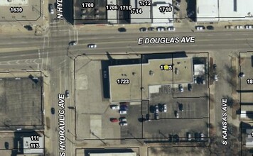 1725 E Douglas Ave, Wichita, KS en alquiler Vista aérea- Imagen 2 de 4