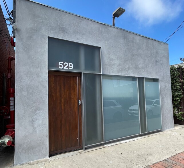 529 Victoria Ave, Venice, CA en alquiler - Foto del edificio - Imagen 1 de 7