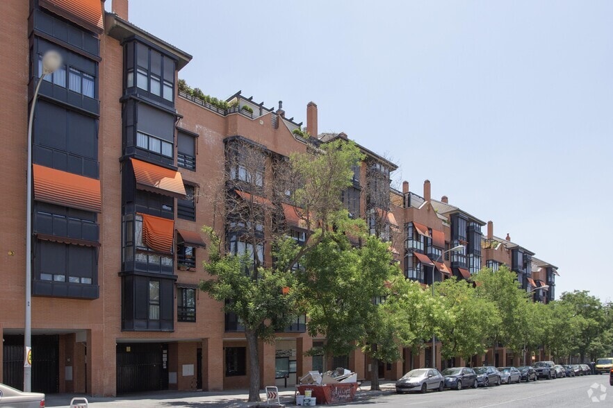 Local en Madrid, Madrid en alquiler - Foto del edificio - Imagen 2 de 2