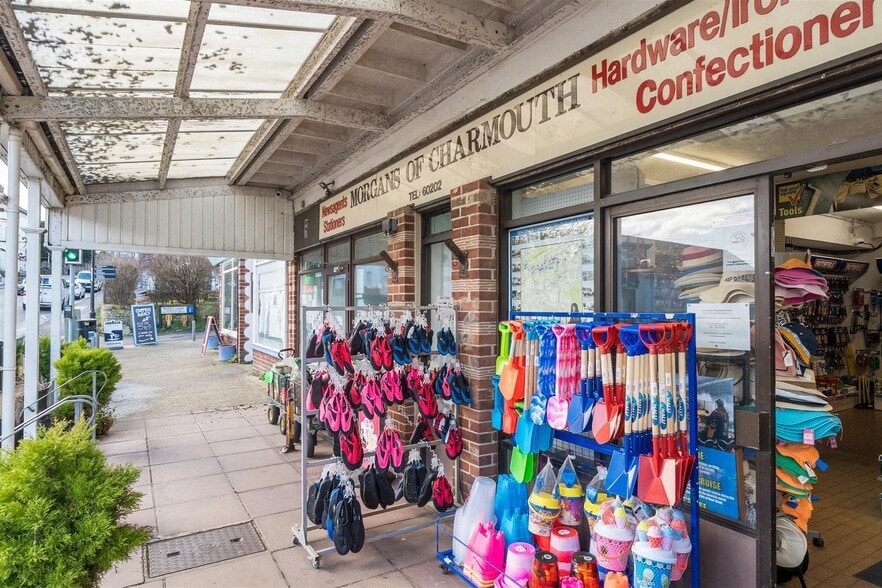 4 The Street, Charmouth en venta - Foto del edificio - Imagen 2 de 8