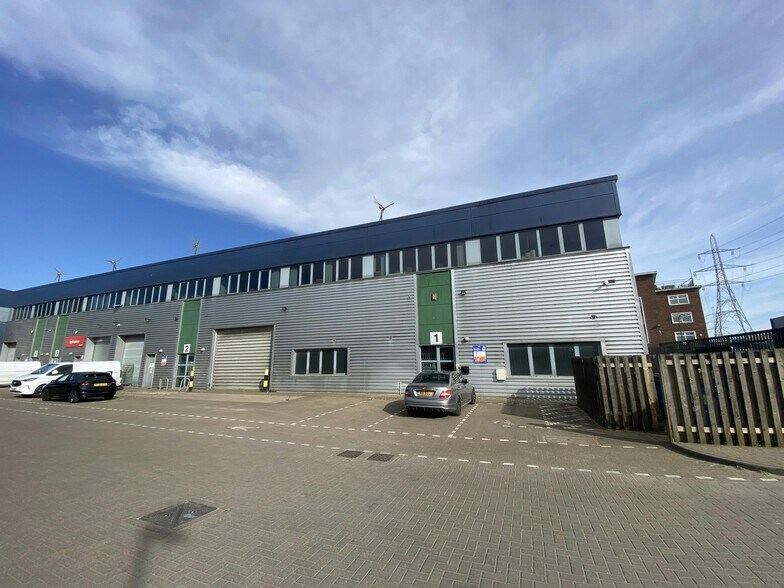 Wandle Way, Mitcham en alquiler - Foto del edificio - Imagen 1 de 6