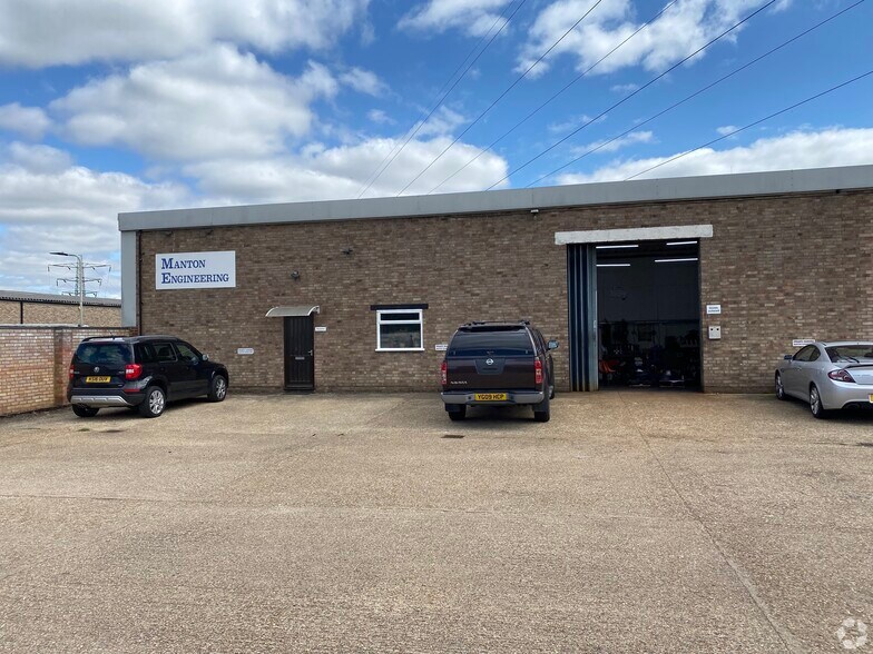 Units 4 & 5 Murdock Rd, Bedford en alquiler - Foto del edificio - Imagen 1 de 2