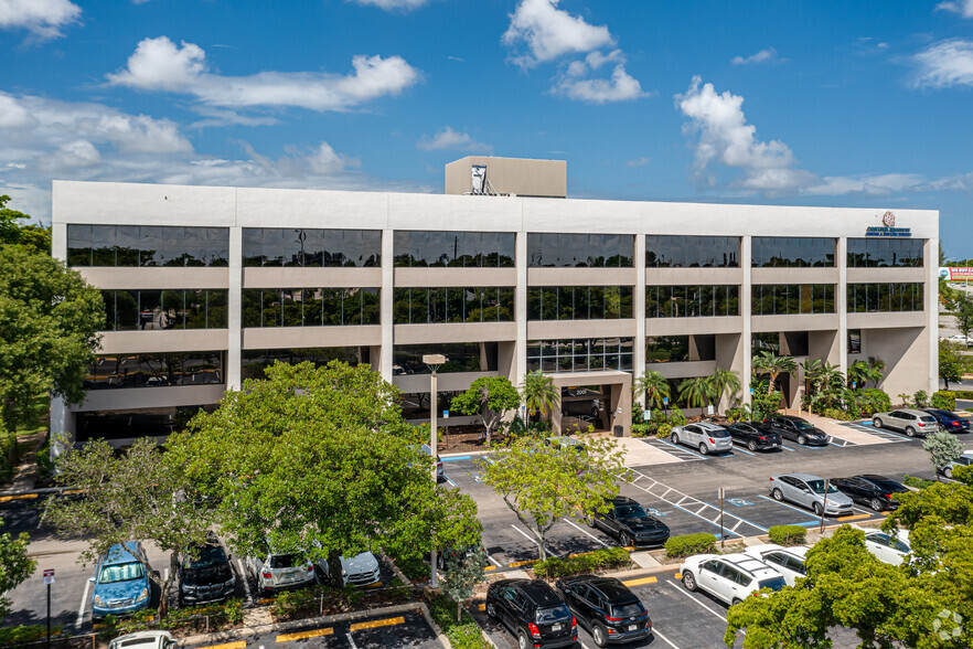 2001 W Sample Rd, Pompano Beach, FL en alquiler - Foto del edificio - Imagen 2 de 8