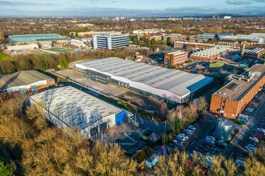 Oakhurst Dr, Stockport en alquiler - Foto del edificio - Imagen 2 de 42