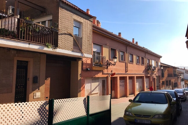 Más detalles de Calle De La Paloma, 40, Algete - Edificio residencial​ en venta