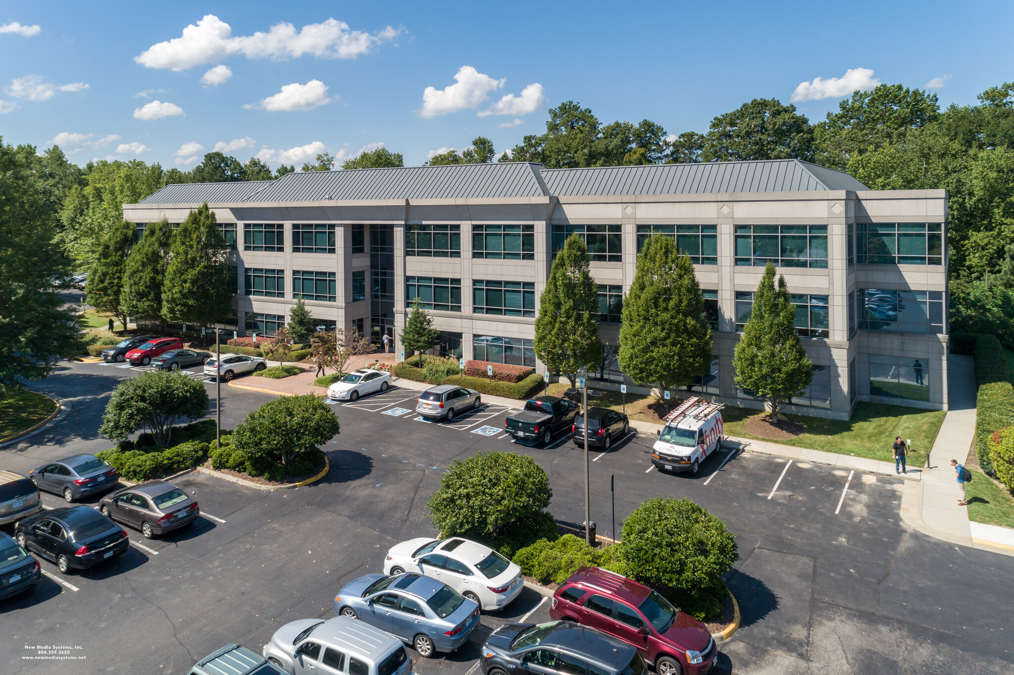 100 Gateway Centre Pky, Richmond, VA en alquiler Foto del edificio- Imagen 1 de 10