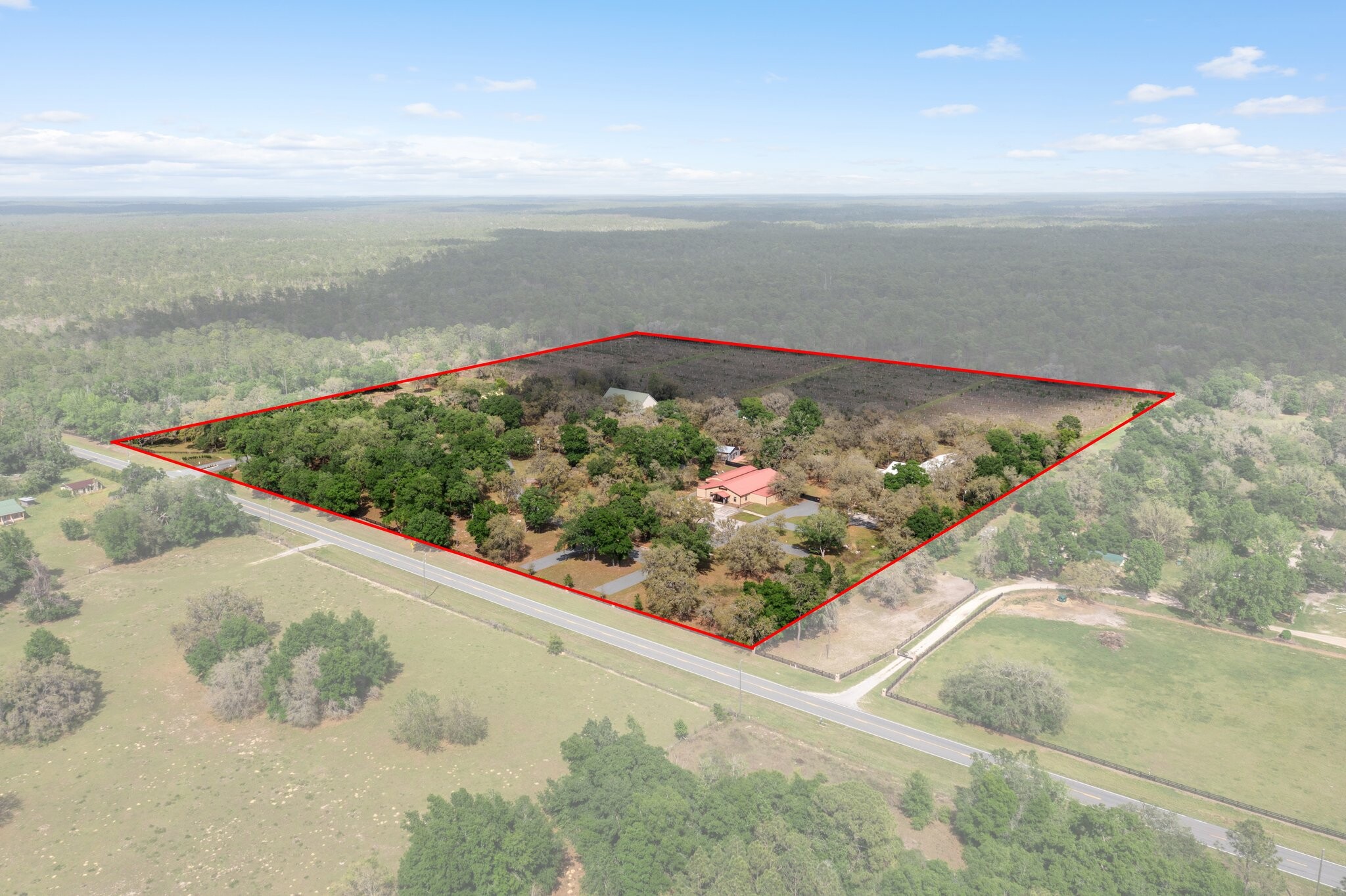 8123 S Lecanto Hwy, Lecanto, FL en venta Foto principal- Imagen 1 de 90