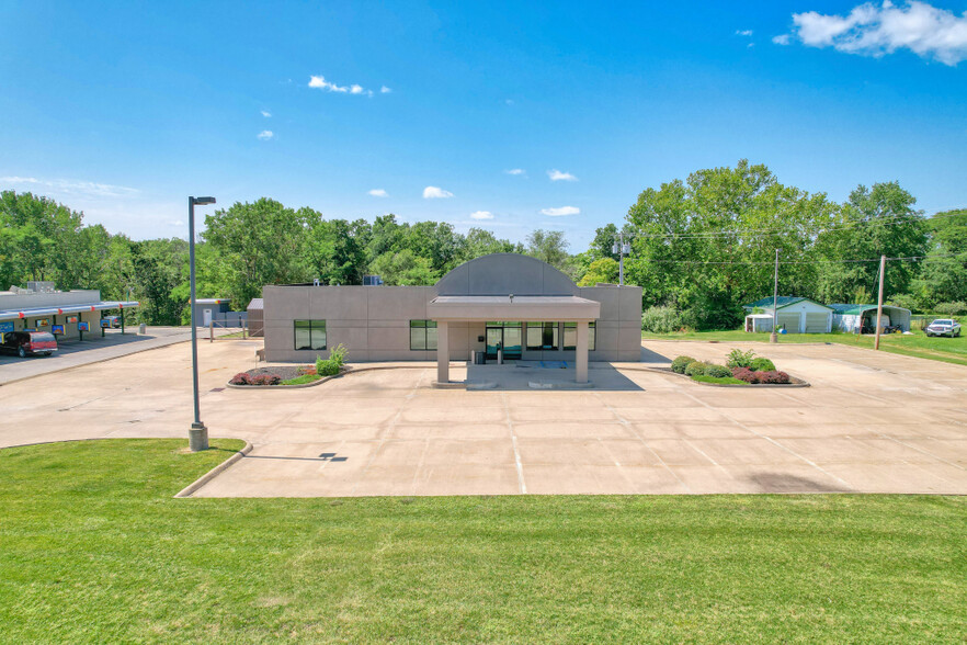 1040 N 18th St, Centerville, IA en venta - Foto del edificio - Imagen 3 de 14