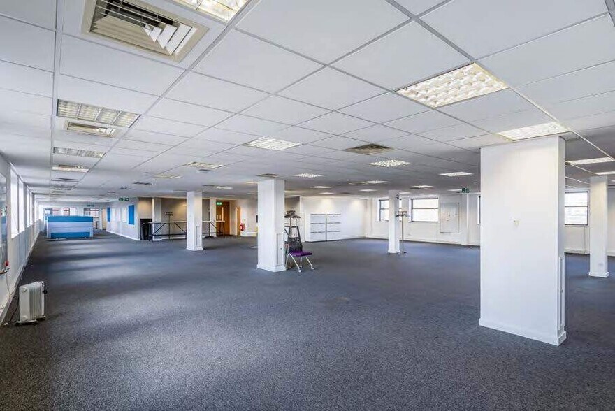 Horne Ln, Bedford en venta - Foto del edificio - Imagen 2 de 5