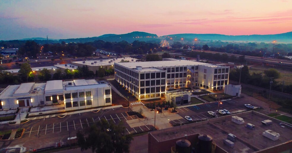 1300 Meridian St N, Huntsville, AL en alquiler - Foto del edificio - Imagen 2 de 9