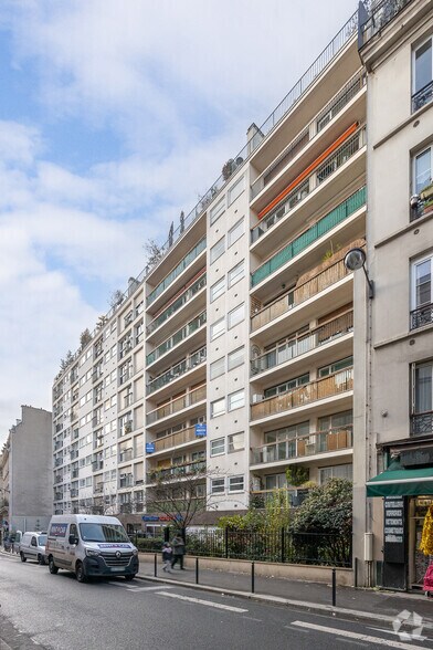 12 Rue Turgot, Paris en venta - Foto del edificio - Imagen 3 de 3