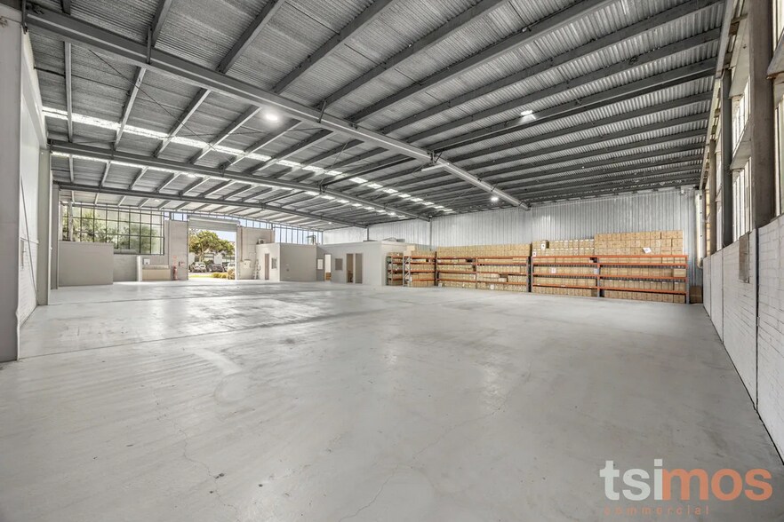 37 Taunton Drive, Cheltenham en venta - Foto del interior - Imagen 3 de 4