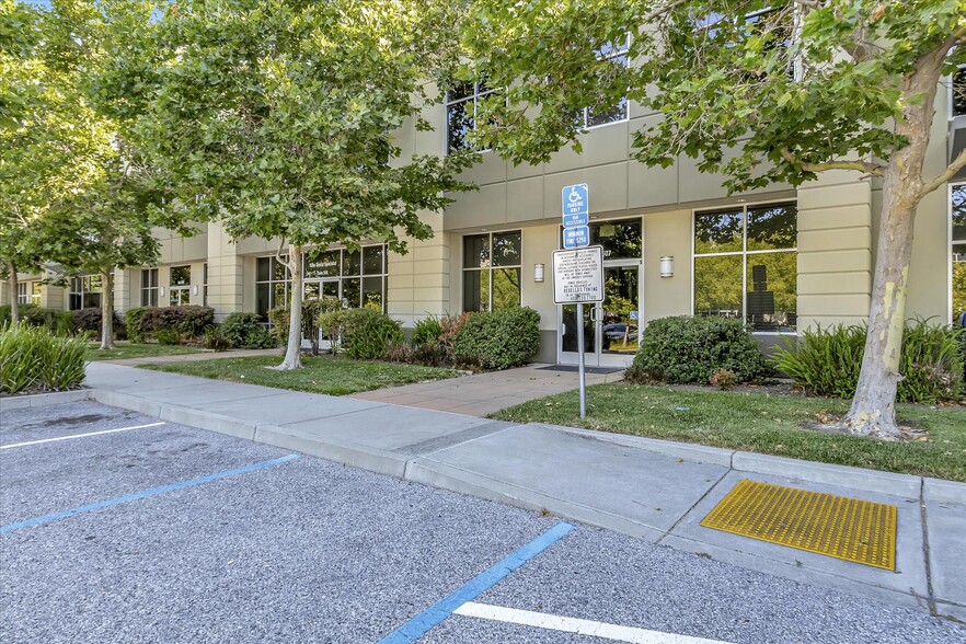 1298 Kifer Rd, Sunnyvale, CA en venta - Foto del edificio - Imagen 3 de 28