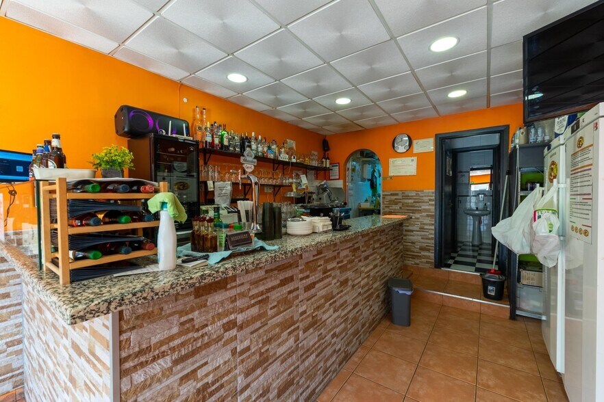 Local en Torremolinos, Málaga en venta - Foto del interior - Imagen 2 de 10