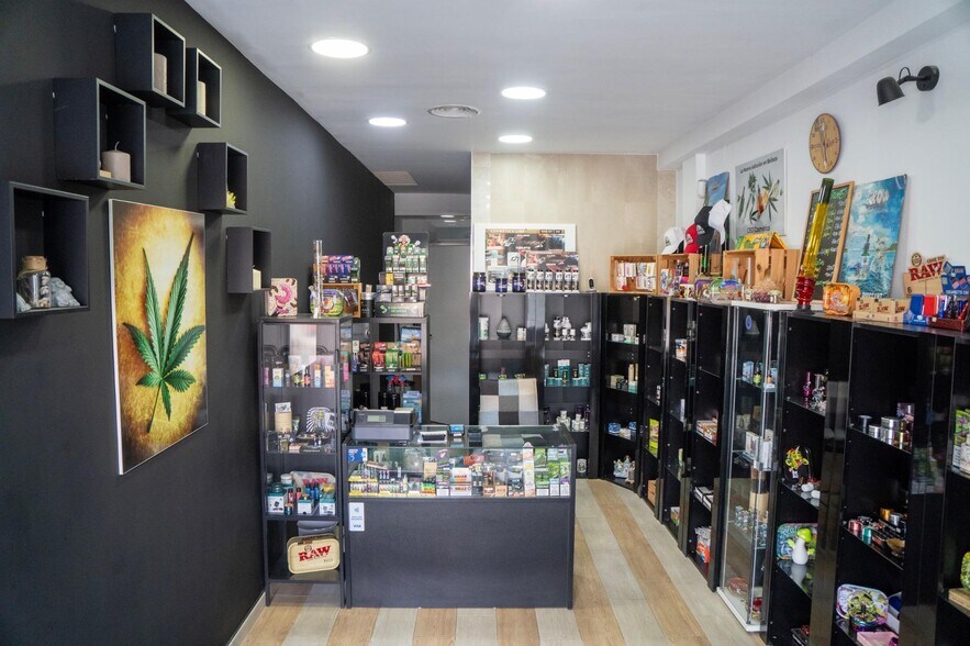 Local en Benalmádena en alquiler - Foto del interior - Imagen 1 de 28