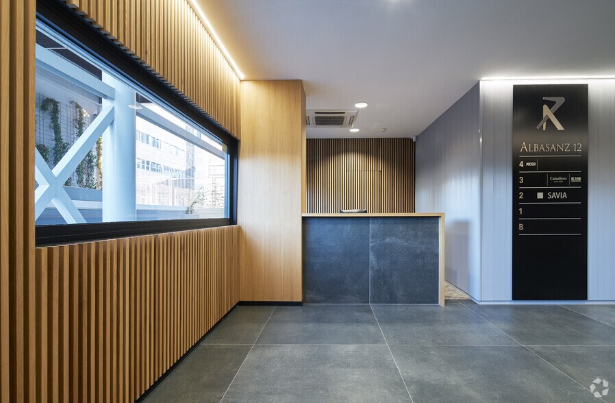 Calle Albasanz, 12, Madrid, Madrid en alquiler - Foto del edificio - Imagen 3 de 6