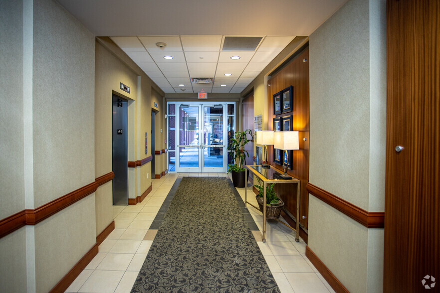 345 Frazier Ave, Chattanooga, TN en alquiler - Lobby - Imagen 2 de 12