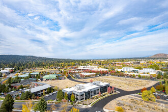 404 SW Columbia St, Bend, OR - VISTA AÉREA  vista de mapa