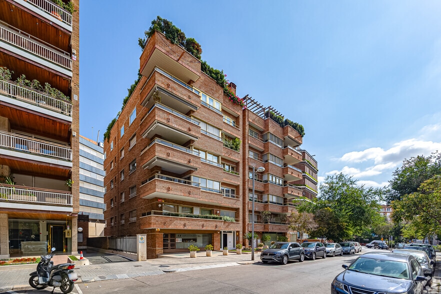 Edificio residencial en Barcelona, Barcelona en venta - Foto principal - Imagen 1 de 4