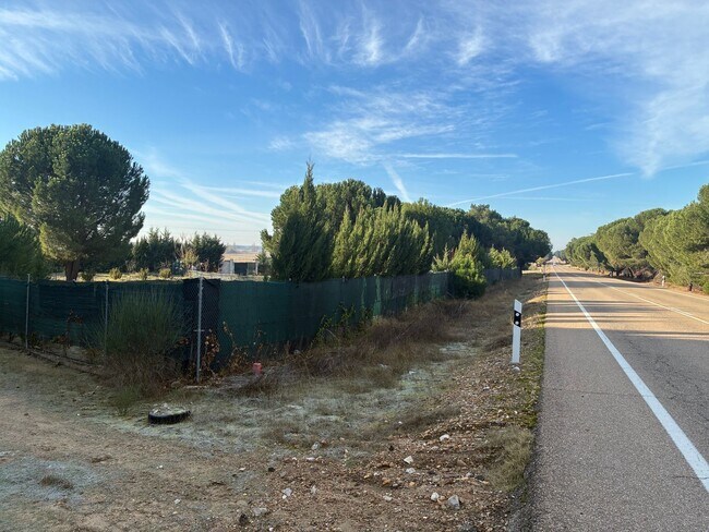 Más detalles de Lugar Común Viejo, 2, Aldeamayor de San Martín - Terreno en venta