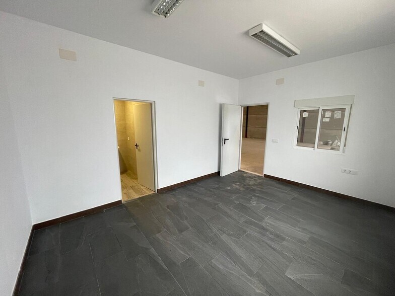Nave en Casar de Cáceres en alquiler - Foto del interior - Imagen 3 de 8