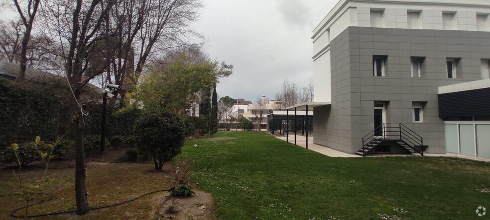 Oficina en Pozuelo de Alarcón, Madrid en alquiler - Foto del edificio - Imagen 2 de 24