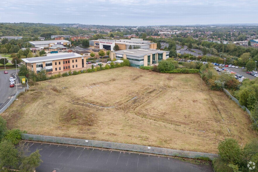 Castlegate Way, Dudley en alquiler - Foto del edificio - Imagen 2 de 16