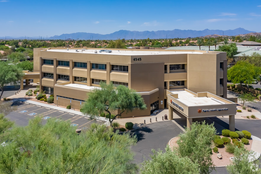 4545 E Chandler Blvd, Phoenix, AZ en alquiler - Foto del edificio - Imagen 1 de 10