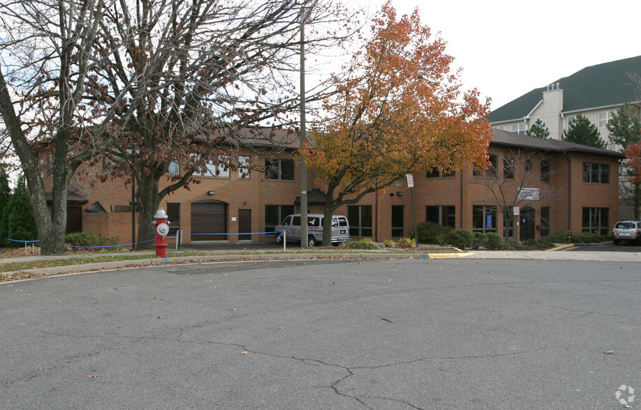 465 Herndon Pky, Herndon, VA en alquiler - Foto del edificio - Imagen 2 de 3