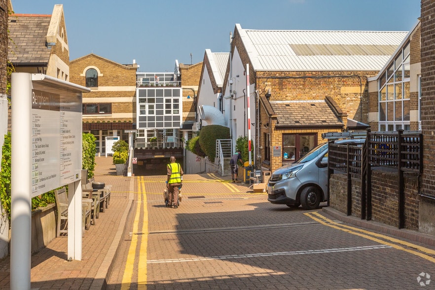 Blythe Rd, London en alquiler - Foto del edificio - Imagen 2 de 8