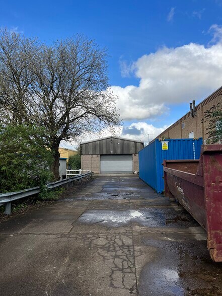 119 Provost Way, Luton en alquiler - Foto del edificio - Imagen 2 de 3