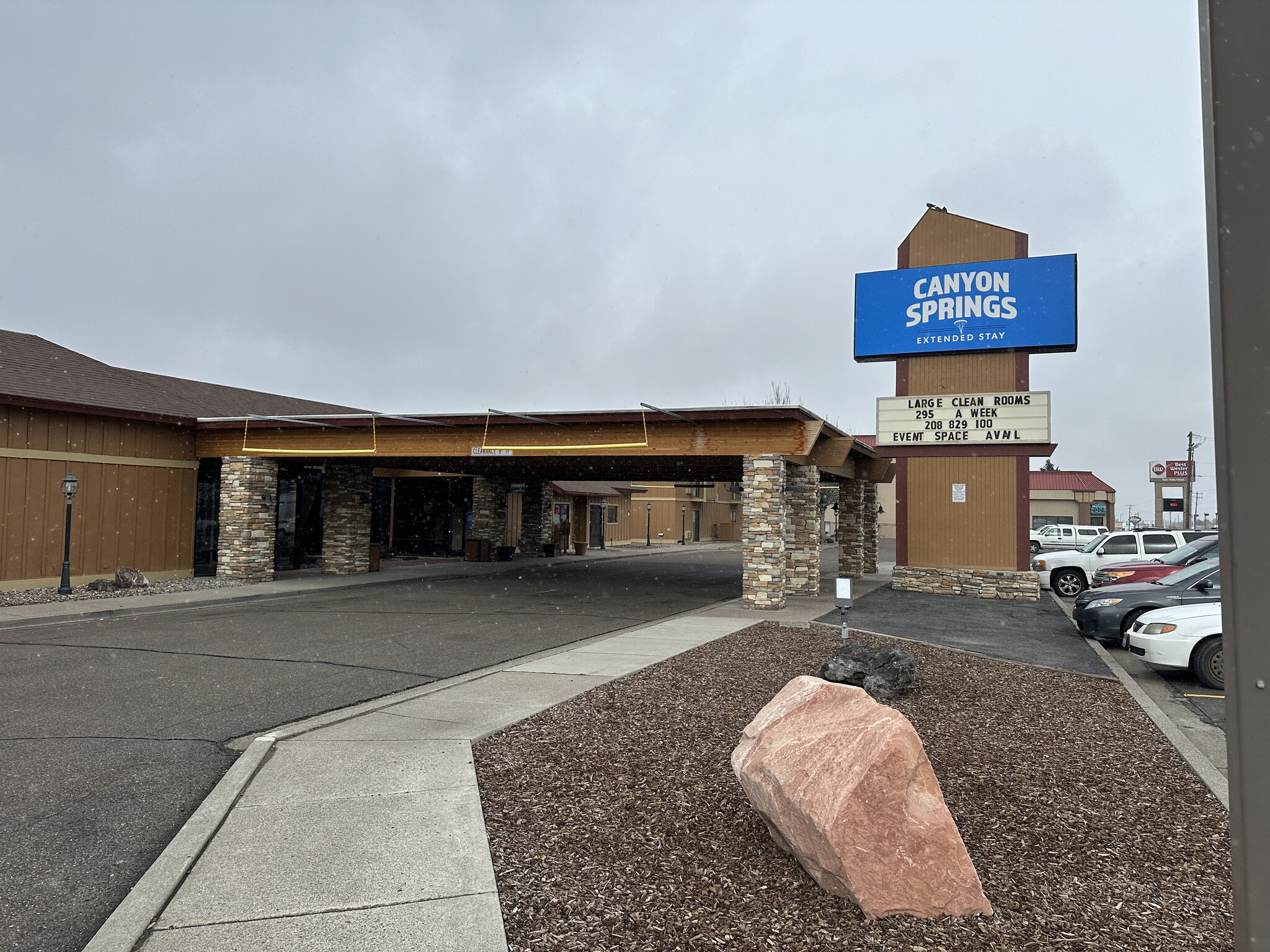 1357 Blue Lakes Blvd N, Twin Falls, ID en alquiler Foto del edificio- Imagen 1 de 38