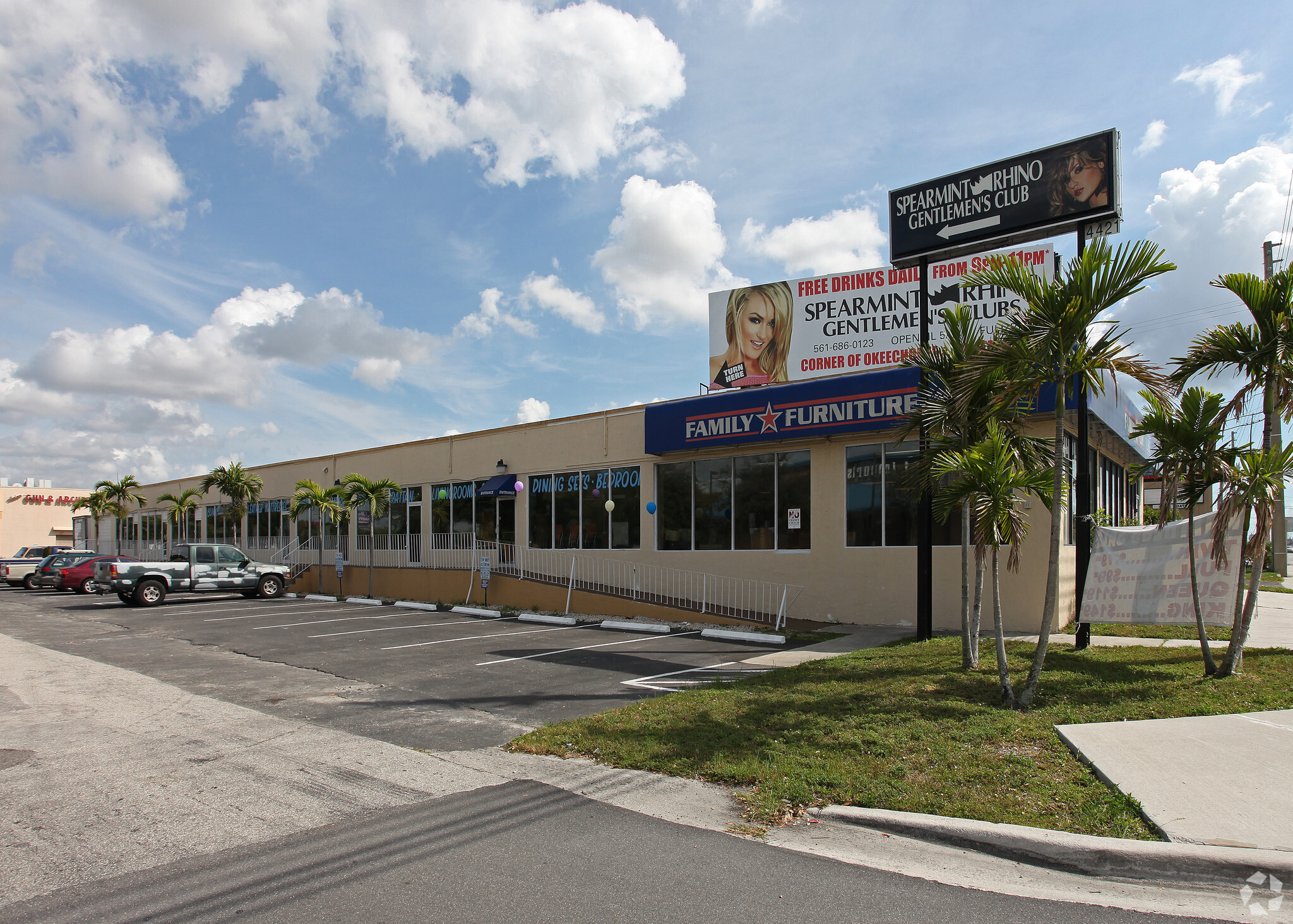 4421 Okeechobee Blvd, West Palm Beach, FL en alquiler Foto principal- Imagen 1 de 15