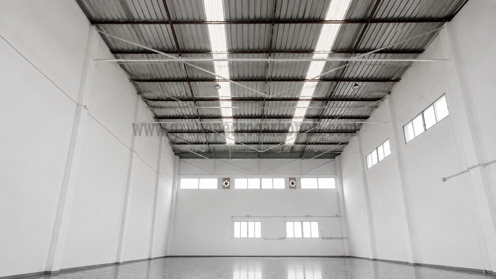 Nave en Elche, Alicante en venta - Foto del interior - Imagen 2 de 4
