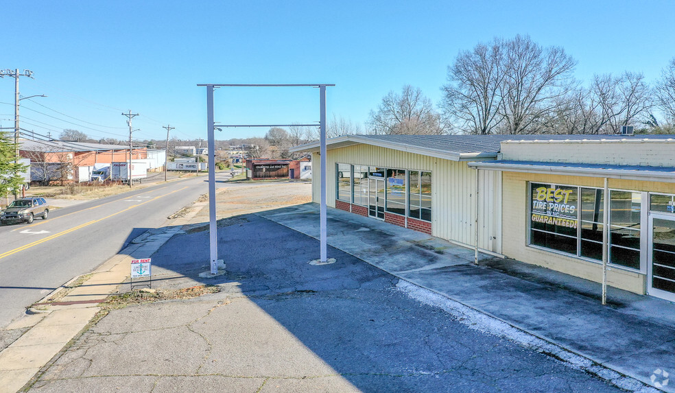 1809 W Front St, Statesville West, NC en alquiler - Foto del edificio - Imagen 2 de 4