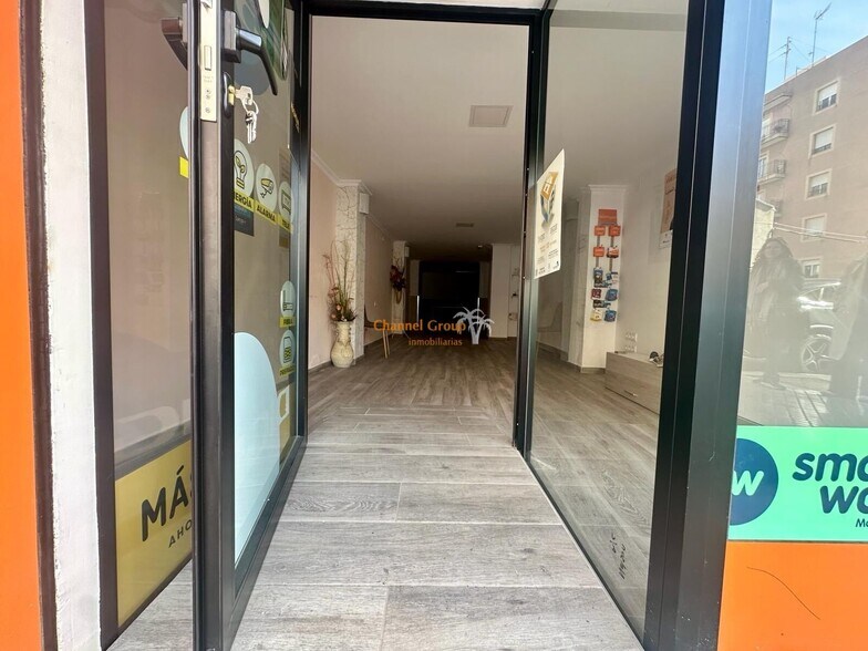 Local en Elche, Alicante en venta - Foto del edificio - Imagen 2 de 8