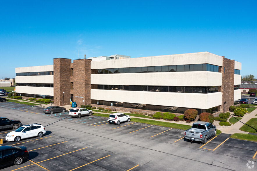 4901 Towne Centre Rd, Saginaw, MI en venta - Foto del edificio - Imagen 1 de 9